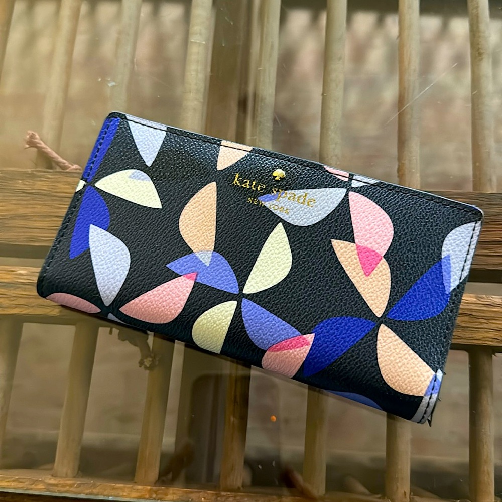 Kate Spade Bi-fold wallet